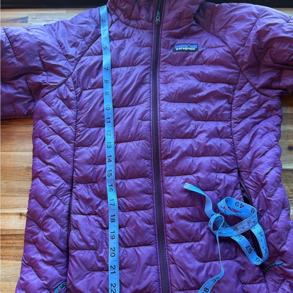 Patagonia Women's Plum Micro Puff Hoody - Picture 5 of 9